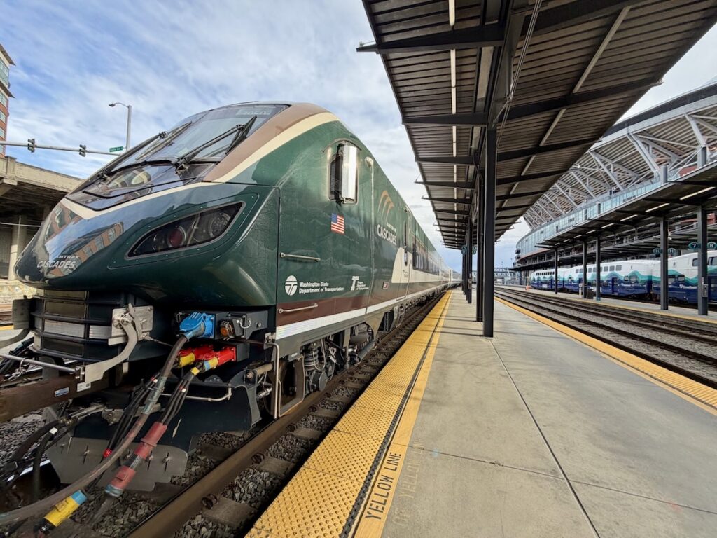 First Amtrak Airo Trainset Reaches Seattle for Cascades Testing