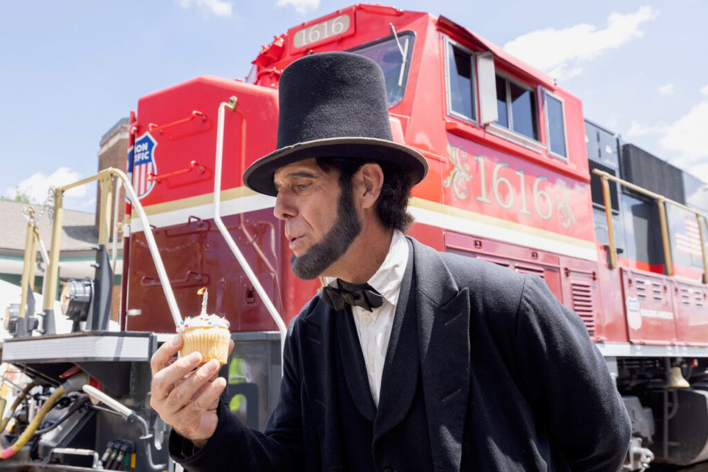 Union Pacific Celebrates its 163rd Birthday with Commemorative Lincoln Locomotive
