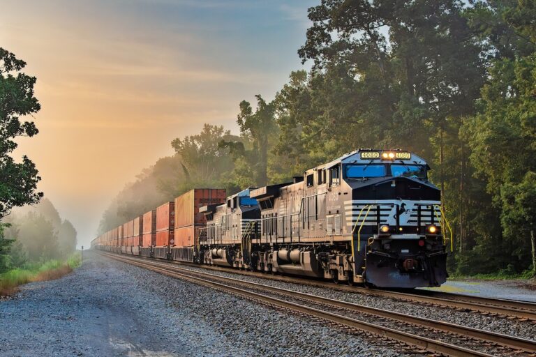 Schneider and Norfolk Southern Partner to Expand Domestic Intermodal Capacity Across the  Eastern U.S.