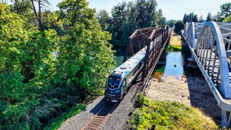 Amtrak Says New Airo Trains Coming Sept. 30 for Cascades Passengers