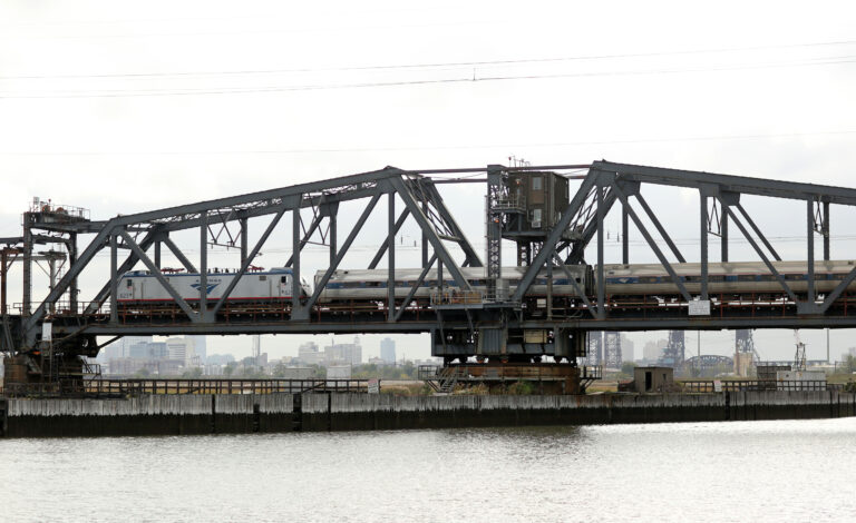First of Three New Portal North Bridge Arches Delivered