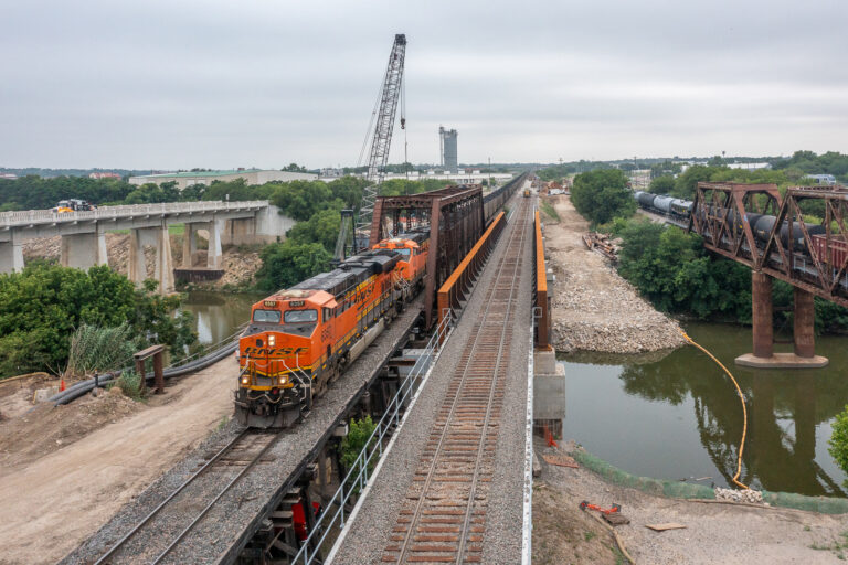 BNSF Seeks Temporary Trackage Rights on Union Pacific to Serve Ballast Pit